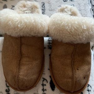 UGG woman slippers size 6